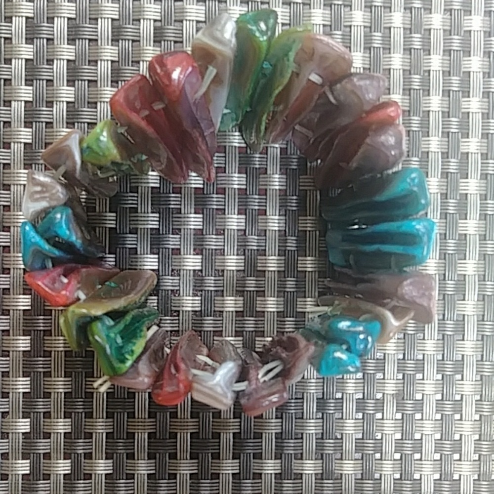 Shell stretch bracelet